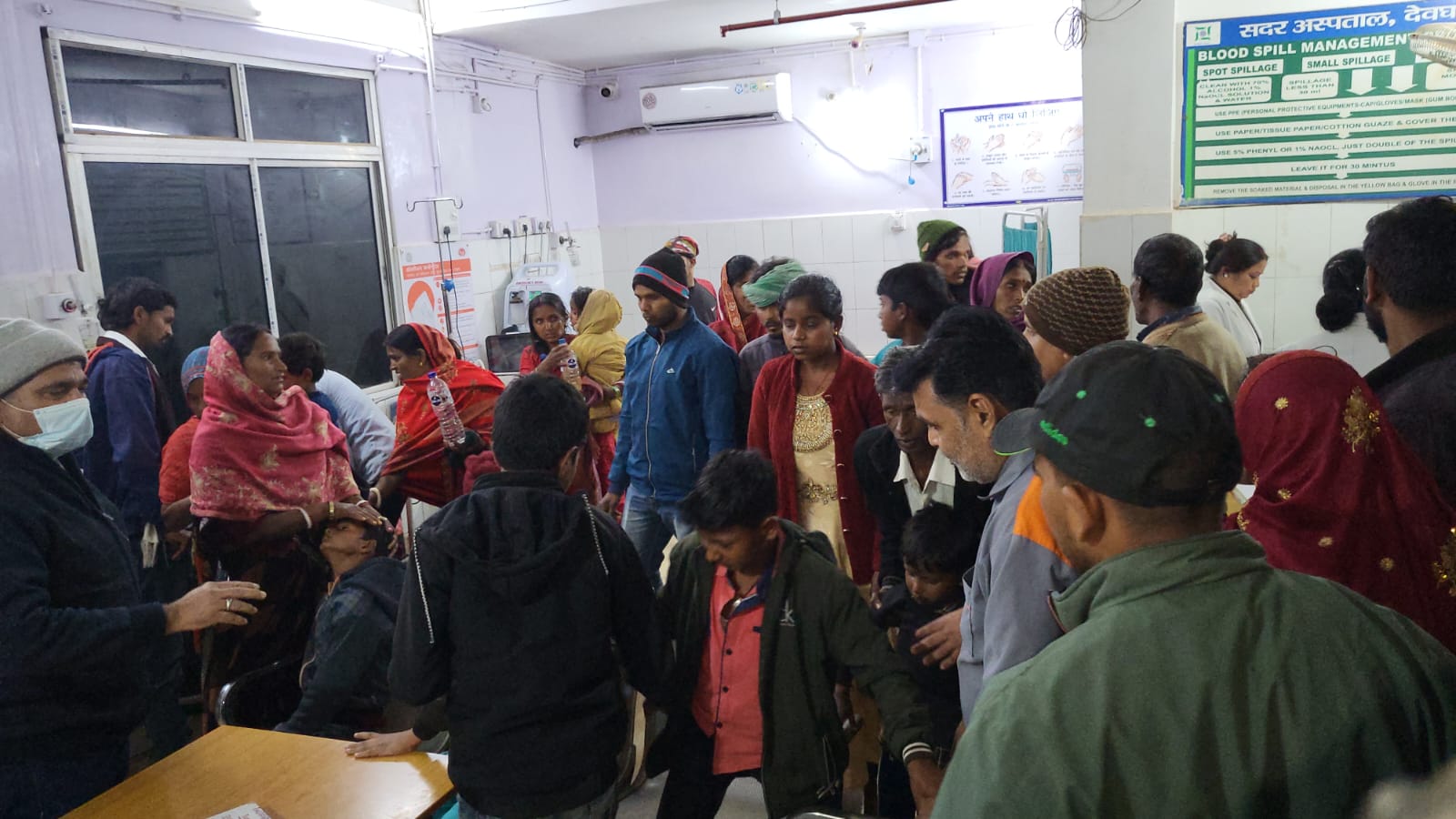 देवघर के देवीपुर थाना के बांगोड़ा, कटगरी, हुसैनाबाद सहित आस पास के गांव के गोलगप्पा, और चाट खाने से 50 से अधिक बच्चे बीमार