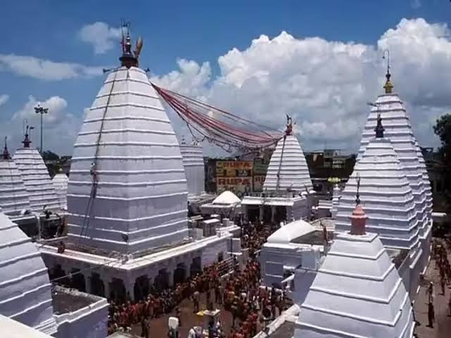 Deoghar: बैशाख पूर्णिमा के विशेष दिवस पर बाबा मंदिर में उमड़ी श्रद्धालुओं की भीड़