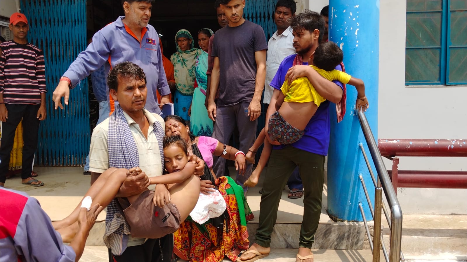 Deoghar: दर्दनाक हादसा: देवघर में खेल-खेल में कुएं में डूबे दो मासूम, गांव में छाया मातम।