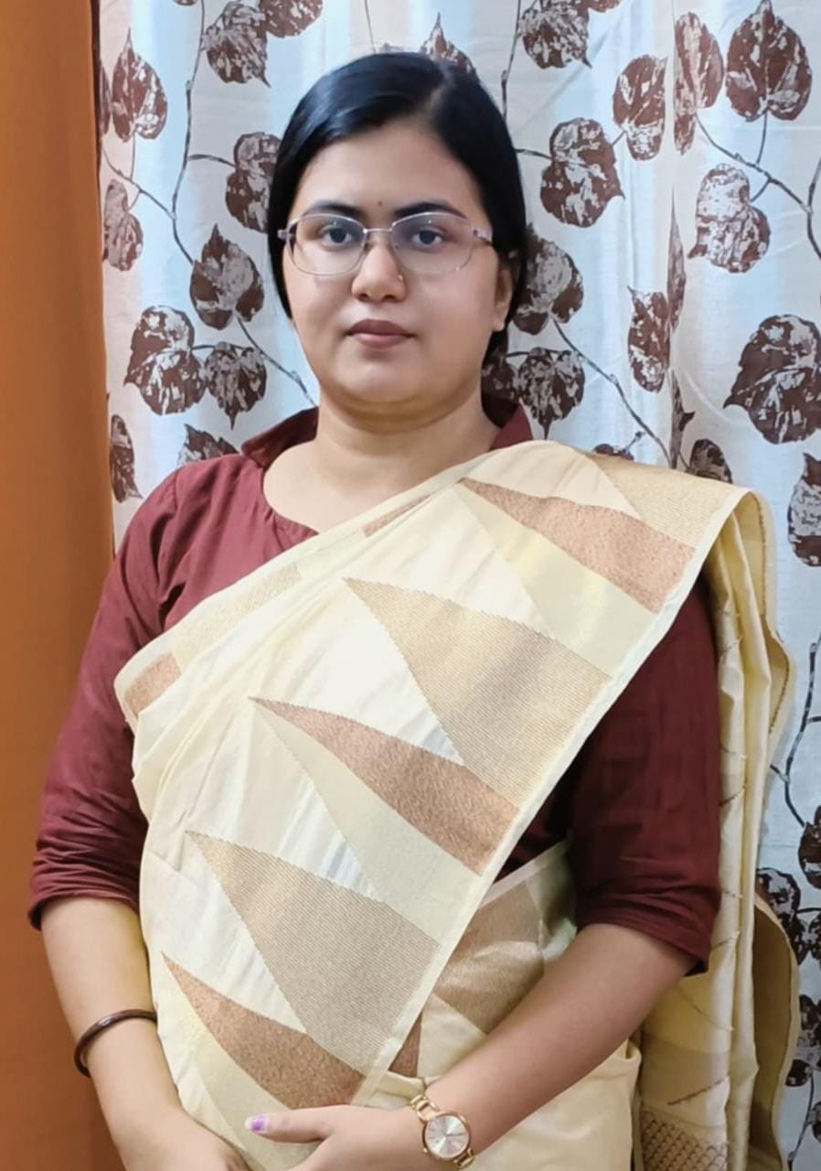 Deoghar: देवघर की नेहा रानी ने पहले ही प्रयास में जेपीएससी परीक्षा में सफलता पाई, गांव और परिवार में जश्न का माहौल